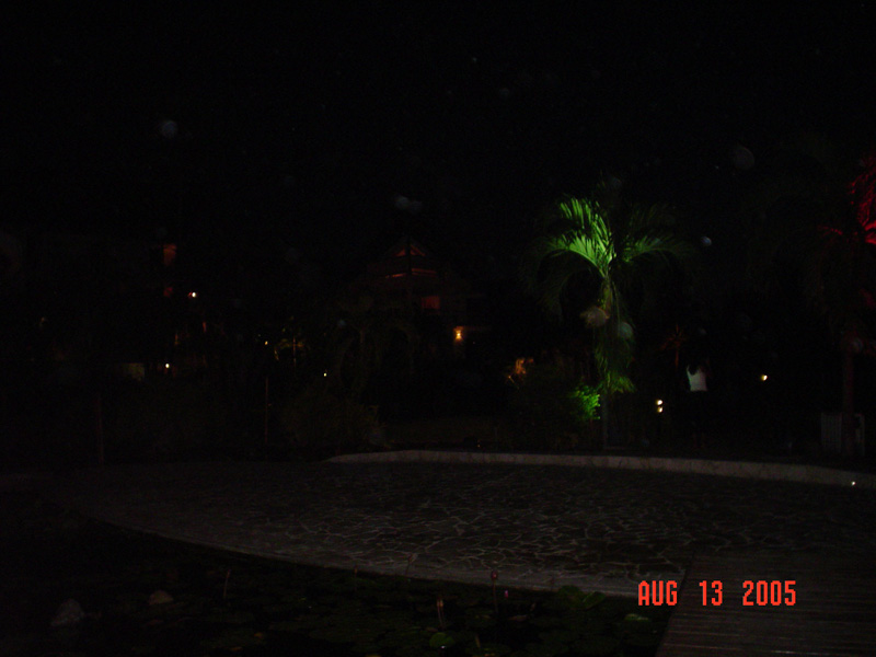 mom_dad_tahiti_2005_231